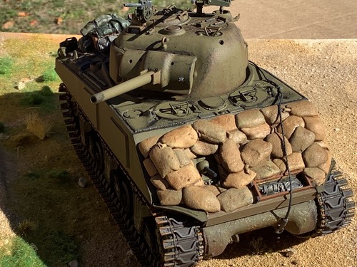 Serbatoio medio costruito - 1/35,